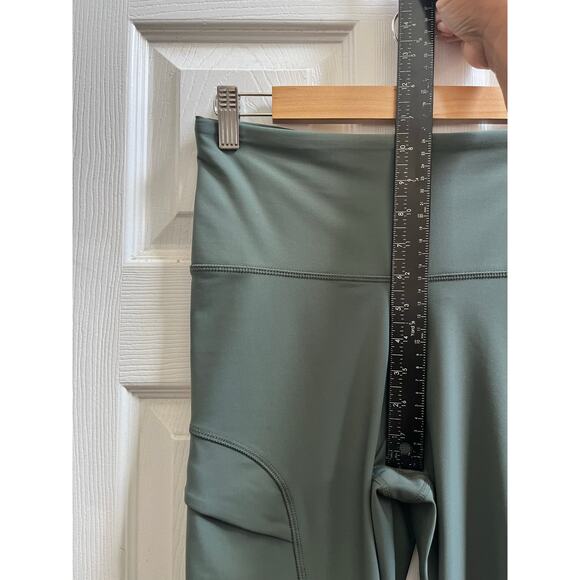 Old Navy New PowerSoft High Rise Go Dry Leggings Size Large Gym Workout - Picture 6 of 10